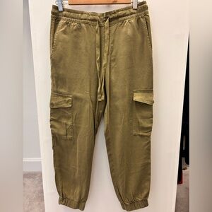 NWT Cloth & Stone moss green drawstring casual pants
